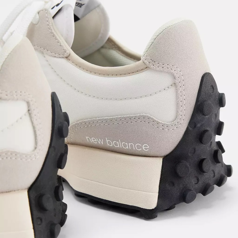 New Balance Women's 327 Shoes